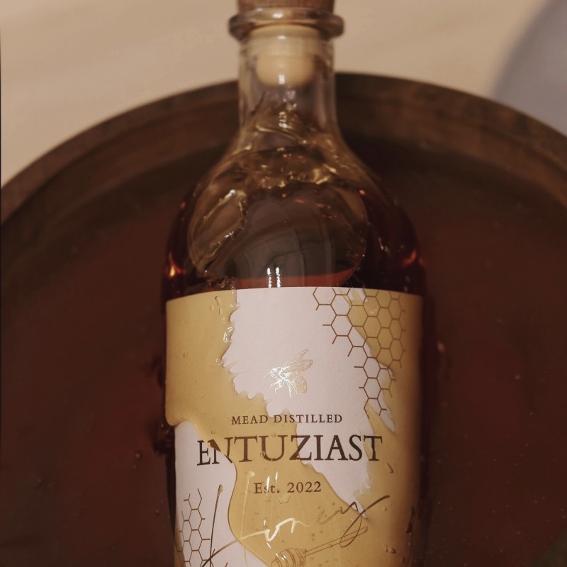 Honey spirit aged